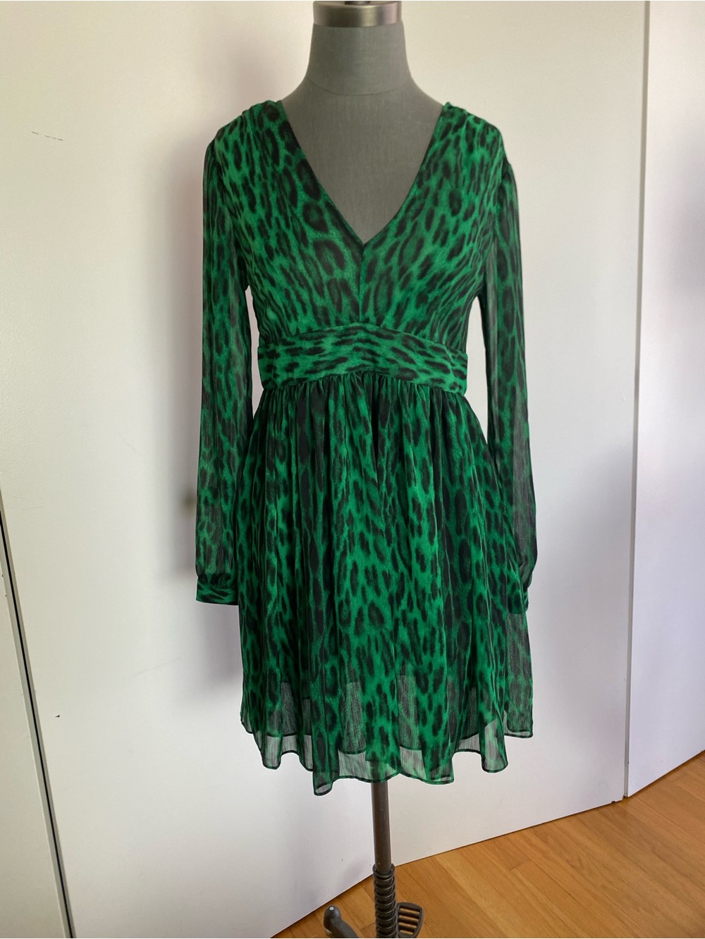 Michael Kors Emerald Green Animal Print V-Neck Long Sleeve Dress